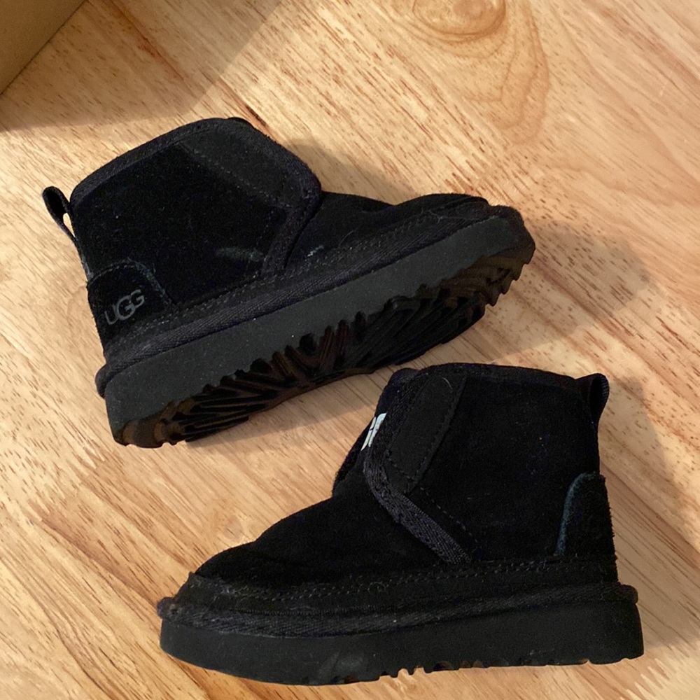 Uggs For Toddlers - Picture 3 of 4